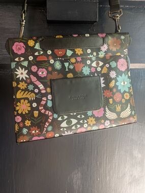Adorable Min & Mon printed crossbody